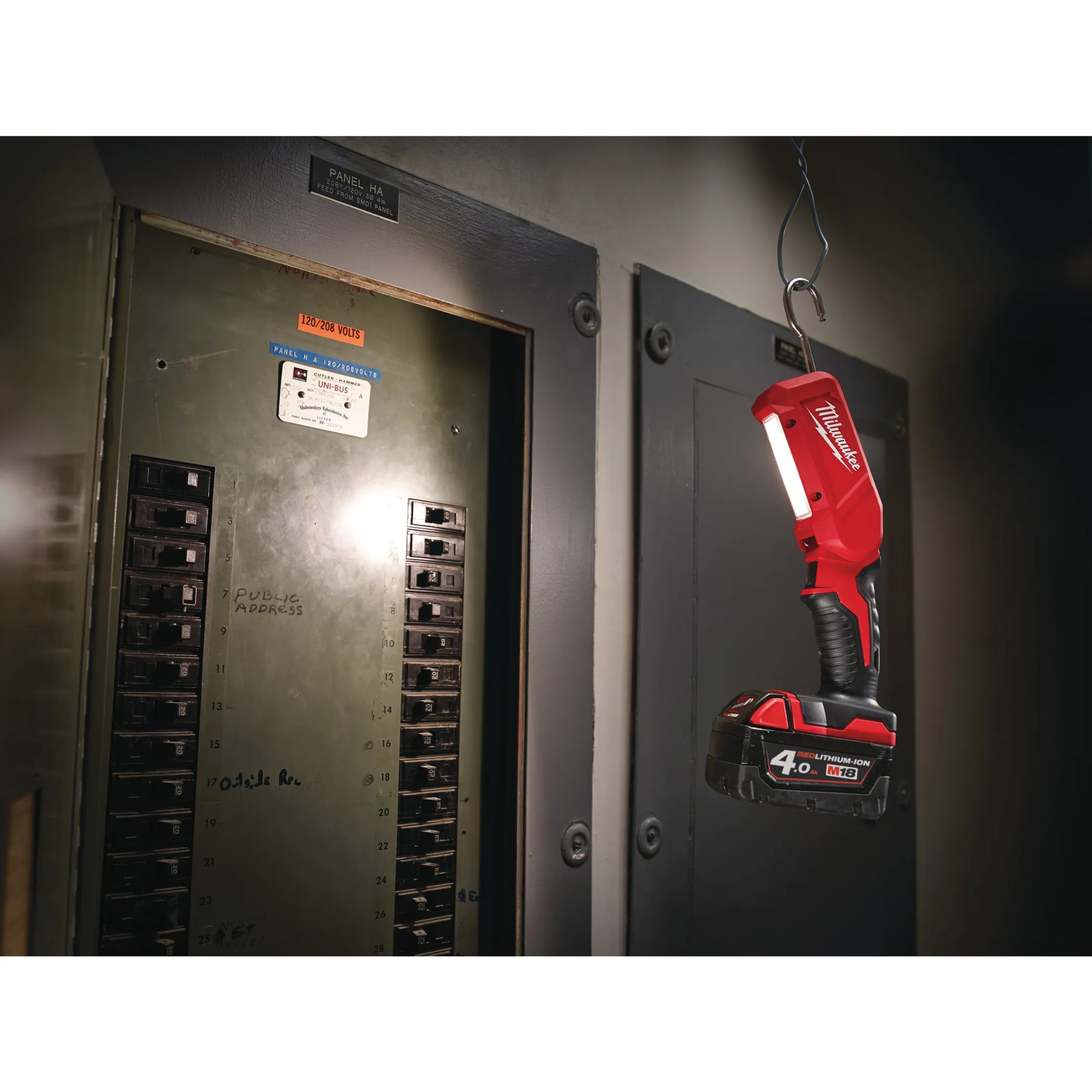 Аккумуляторный светодиодный фонарь Milwaukee M18 IL-0  (Арт. 4932430564)
