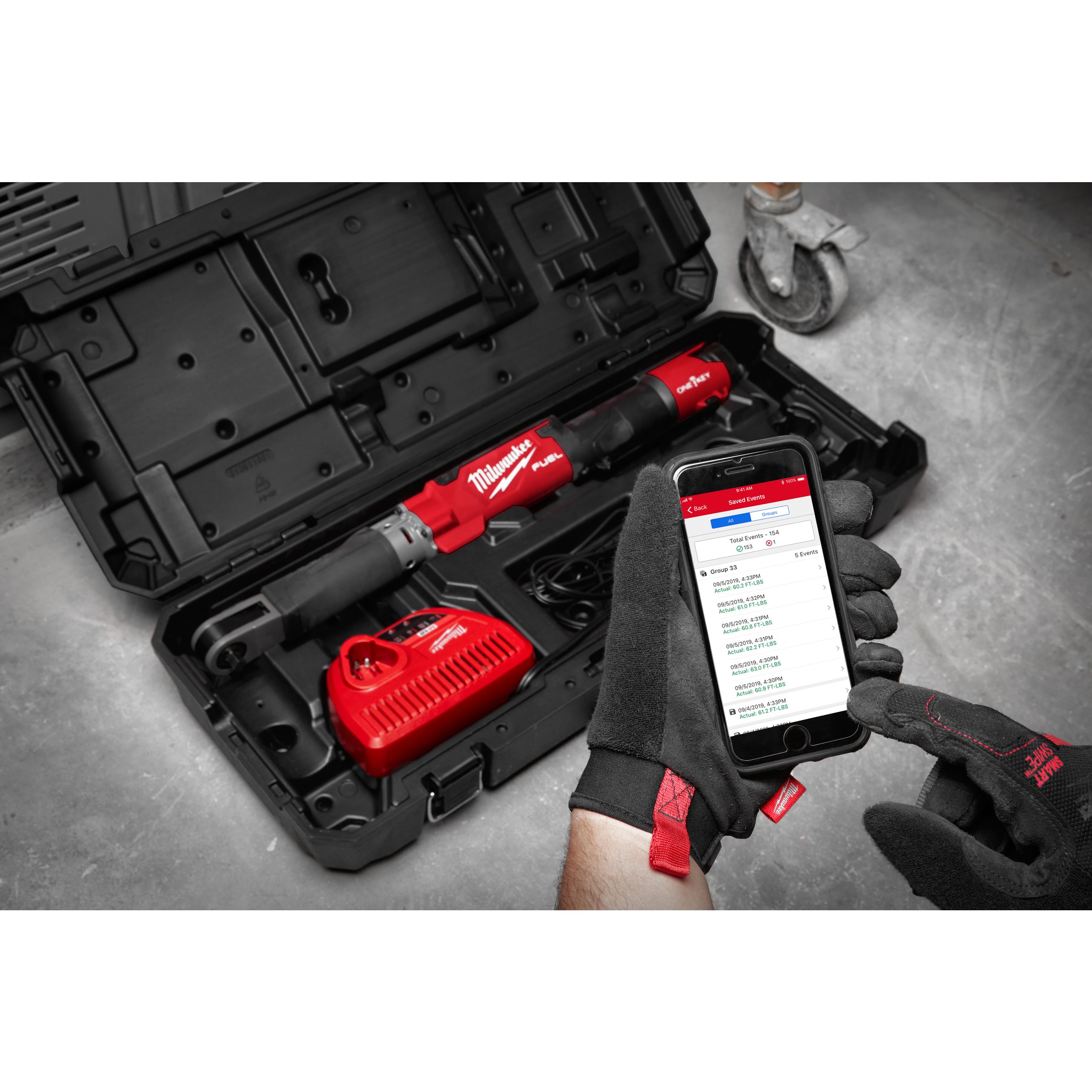 Аккумуляторный электронный динамометрический ключ Milwaukee M12 ONEFTR38-201C FUEL 3/8'' (Арт. 4933464967)