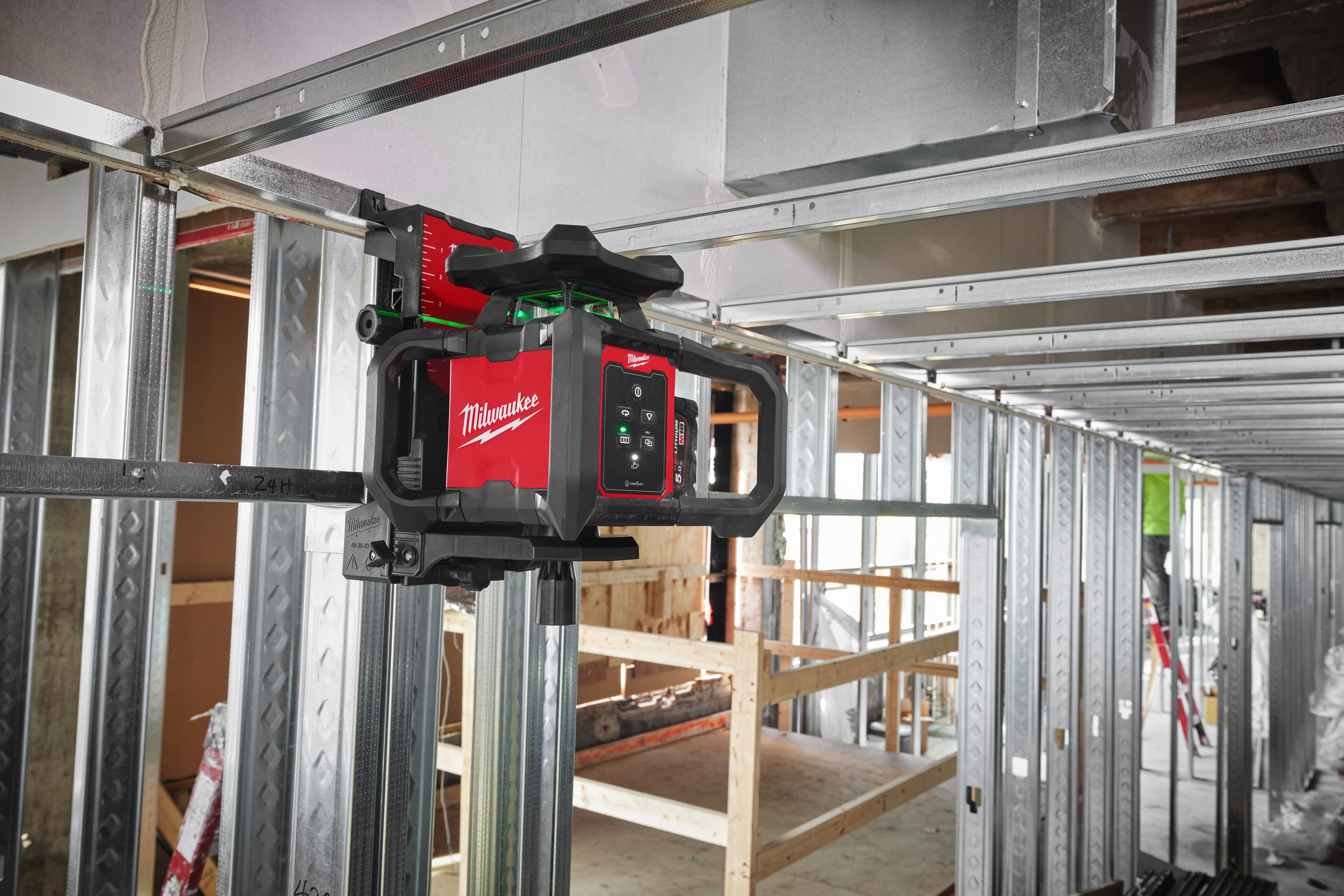 Аккумуляторный ротационный лазерный нивелир с зеленым лучом Milwaukee M18 RLOHVG300-501C (Арт. 4933493194)