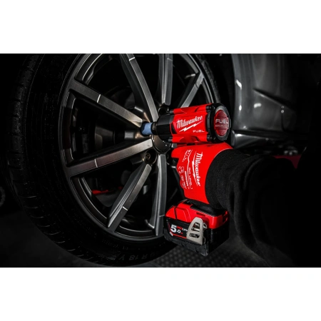 Аккумуляторный среднемоментный ударный гайковерт с фиксацией пином Milwaukee M18 FMTIW2P12-502X FUEL (1/2'')  (Арт. 4933478453)
