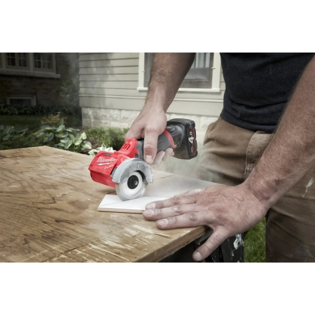 Субкомпактная многофункциональная отрезная машина Milwaukee M12 FCOT-422X FUEL  (Арт. 4933464619)