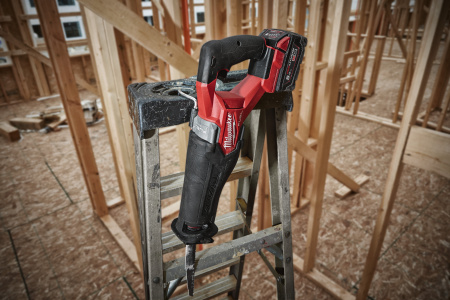 Аккумуляторная сабельная пила Milwaukee M18 FSZ-0 FUEL SAWZALL  (Арт. 4933498063)