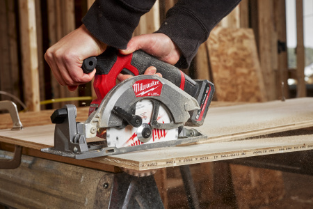 Аккумуляторная компактная циркулярная пила по дереву Milwaukee M12 FCS442-0X (замена для 4933448225) (Арт. 4933493488)