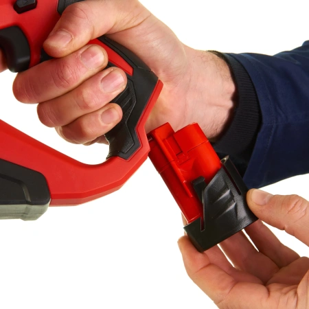 Аккумуляторная прочистная машина Milwaukee M12 BDC8-0C  (Арт. 4933451632)