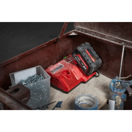 Сверхбыстрое зарядное устройство Milwaukee M12-18 SC  (Арт. 4932471736)