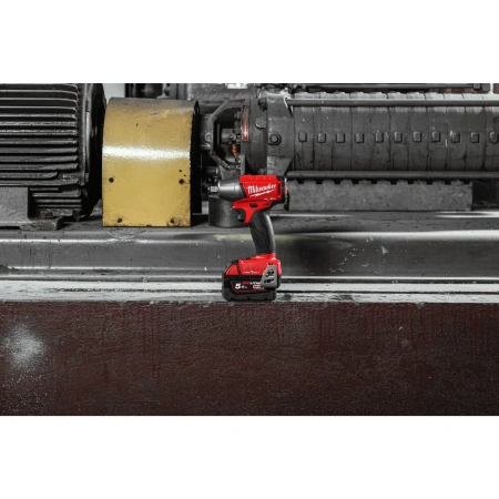 Аккумуляторный ударный гайковерт с фиксацией фрикционным кольцом Milwaukee M18 ONEIWF12-502X FUEL ONE-KEY (1/2'')  (Арт. 4933451374)