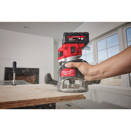Аккумуляторный фрезер Milwaukee M18 FR12KIT-0P (Арт. 4933493305)