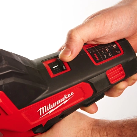 Аккумуляторный резак для кабелей Milwaukee М12 CC-0  (Арт. 4933431600)