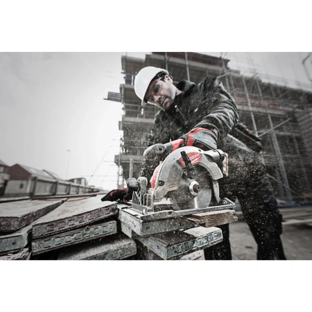 Аккумуляторная компактная циркулярная пила по дереву Milwaukee M12 CCS44-602X FUEL  (Арт. 4933451512)