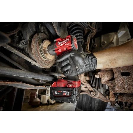 Аккумуляторный среднемоментный ударный гайковерт с фиксацией пином Milwaukee M18 FMTIW2P12-502X FUEL (1/2'')  (Арт. 4933478453)