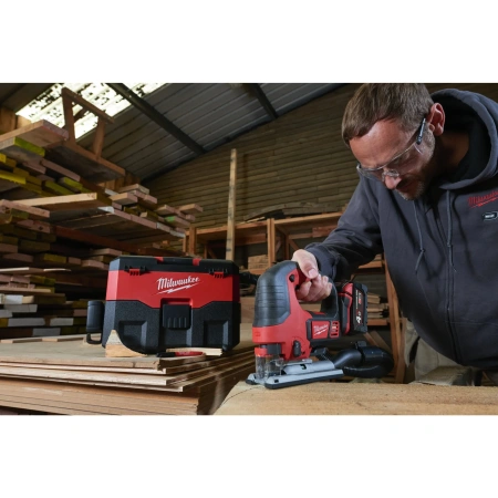 Аккумуляторный лобзик Milwaukee M18 BJS-402C  (Арт. 4933451389)