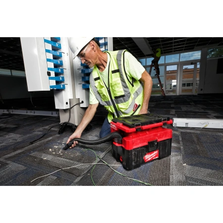 Аккумуляторный пылесос для воды и сухого мусора Milwaukee M18 FPOVCL-0 FUEL PACKOUT  (Арт. 4933478187)