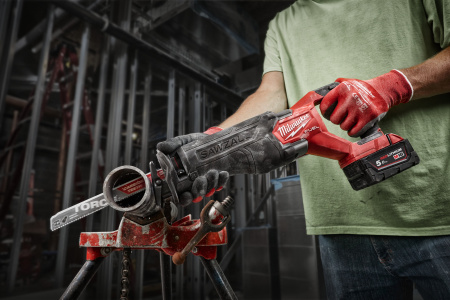 Аккумуляторная сабельная пила Milwaukee M18 FSZ-0 FUEL SAWZALL  (Арт. 4933498063)