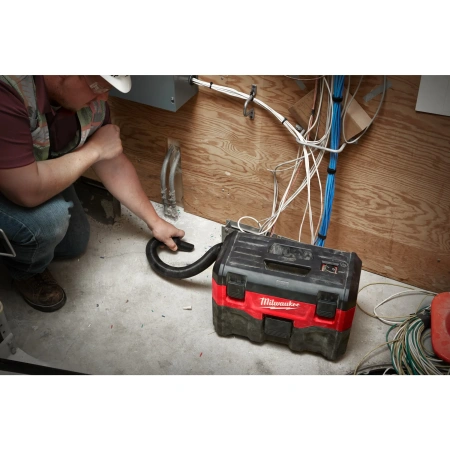 Аккумуляторный пылесос для воды и сухого мусора Milwaukee M18 VC2-0  (Арт. 4933464029)