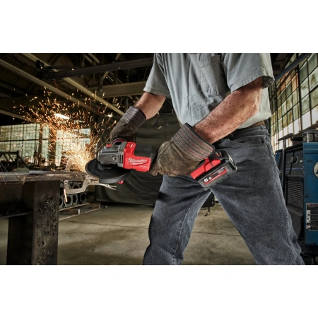 Аккумуляторная углошлифовальная машина (УШМ, Болгарка) Milwaukee M18 FHSAG125 XPDB-552X FUEL 125мм  (Арт. 4933471080)