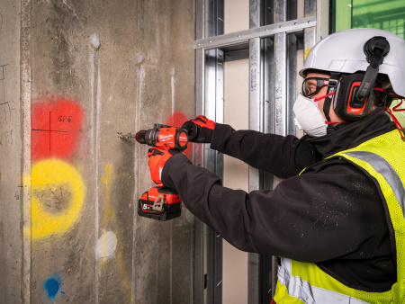 Аккумуляторная ударная дрель-шуруповерт Milwaukee M18 ONEPD3-0X (Арт. 4933492798)