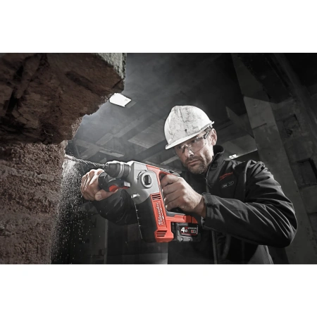 Аккумуляторный компактный 2-х режимный SDS-Plus перфоратор Milwaukee M18 BH-402C  (Арт. 4933443330)