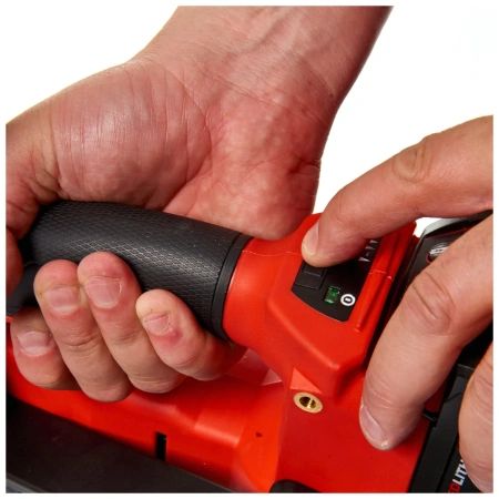 Аккумуляторный гвоздезабиватель(нейлер) с наклонным магазином Milwaukee M18 CN16GA-0X FUEL  (Арт. 4933451958)