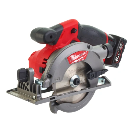 Аккумуляторная компактная циркулярная пила по дереву Milwaukee M12 CCS44-602X FUEL  (Арт. 4933451512)