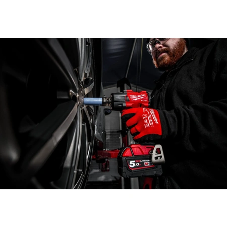 Аккумуляторный среднемоментный ударный гайковерт с фиксацией пином Milwaukee M18 FMTIW2P12-502X FUEL (1/2'')  (Арт. 4933478453)