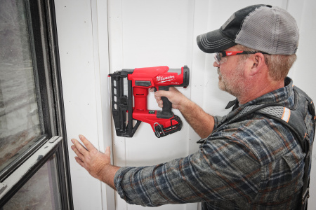 Аккумуляторный гвоздезабиватель(нейлер) с прямым магазином Milwaukee M18 FN16GS-0X FUEL (Арт. 4933493353)