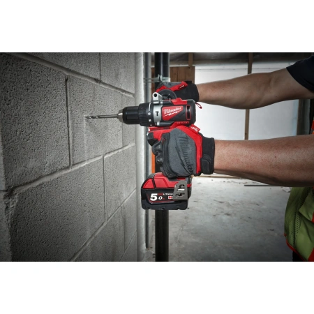 Аккумуляторная ударная дрель-шуруповерт Milwaukee M18 BLPD2-502X  (Арт. 4933464517)