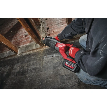 Аккумуляторная сабельная пила Milwaukee M18 FSX-121C FUEL SUPER SAWZALL  (Арт. 4933464484)
