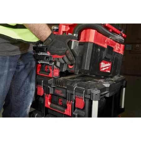 Аккумуляторный пылесос для воды и сухого мусора Milwaukee M18 FPOVCL-0 FUEL PACKOUT  (Арт. 4933478187)
