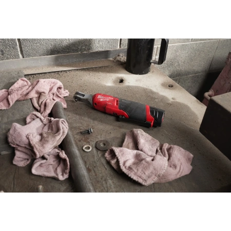 Аккумуляторная субкомпактная импульсная трещотка Milwaukee M12 FHIR14-0 FUEL (1/4'')  (Арт. 4933478171)