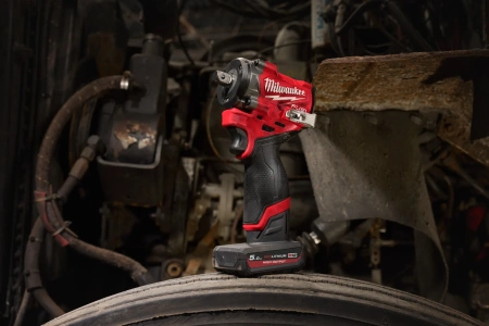 Аккумуляторный субкомпактный ударный гайковерт с фиксацией пином Milwaukee M12 FCIWP12G3-0 FUEL (1/2'') (Арт. 4933493457)