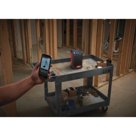 Аккумуляторное радио DAD+/зарядное устройство Milwaukee M12 RCDAB+-0  (Арт. 4933472114)