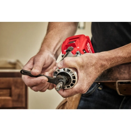 Аккумуляторный фрезер Milwaukee M18 FTR-0X FUEL  (Арт. 4933471604)