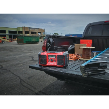 Аккумуляторное радио Milwaukee M18 JSR-0  (Арт. 4933451250)