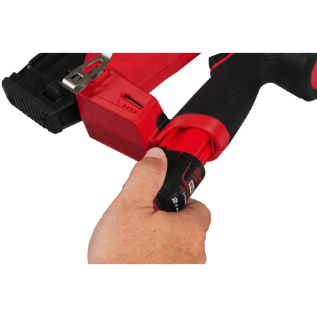 Аккумуляторный гвоздезабиватель(нейлер) с прямым магазином Milwaukee M12 FCN18GS-202X FUEL (Арт. 4933493355)