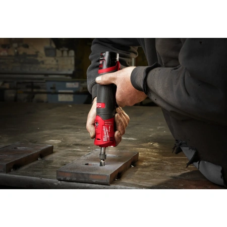 Аккумуляторная цанговая прямая шлифовальная машина Milwaukee M12 FDGS-422B FUEL  (Арт. 4933471436)