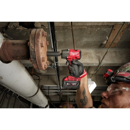 Аккумуляторный среднемоментный ударный гайковерт с фиксацией пином Milwaukee M18 FMTIW2P12-502X FUEL (1/2'')  (Арт. 4933478453)