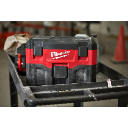 Аккумуляторный пылесос для воды и сухого мусора Milwaukee M18 VC2-0  (Арт. 4933464029)