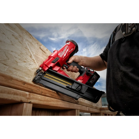 Аккумуляторный гвоздезабиватель(нейлер) с наклонным магазином Milwaukee M18 FFN21-0C FUEL (Арт. 4933478993)