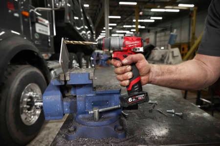 Аккумуляторная безударная дрель-шуруповерт Milwaukee M12 FDD2-602X FUEL (Арт. 4933479875)