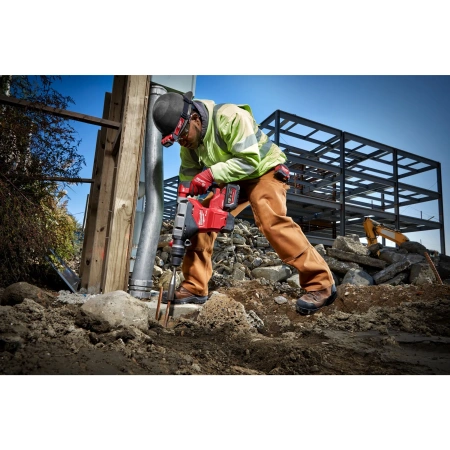 Аккумуляторный 2-х режимный SDS-MAX перфоратор Milwaukee M18 FHM-121C FUEL ONE-KEY  (Арт. 4933464894)