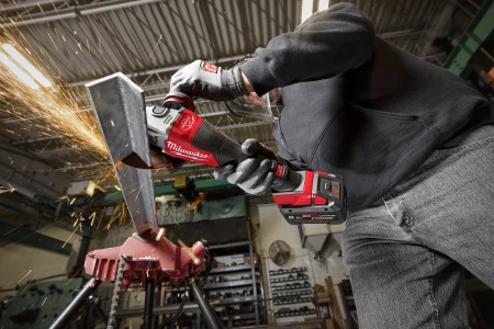 Аккумуляторная углошлифовальная машина (УШМ, Болгарка) Milwaukee M18 FHSAG150 XPDB2-0X FUEL 150мм (замена для 4933471085) (Арт. 4933493422)