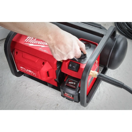 Аккумуляторный компрессор Milwaukee M18 FAC-0 FUEL  (Арт. 4933472166)