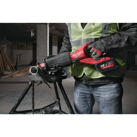 Аккумуляторная сабельная пила Milwaukee M18 FSX-121C FUEL SUPER SAWZALL  (Арт. 4933464484)