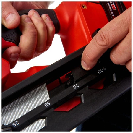 Аккумуляторный гвоздезабиватель(нейлер) с наклонным магазином Milwaukee M18 CN16GA-202X FUEL  (Арт. 4933451570)