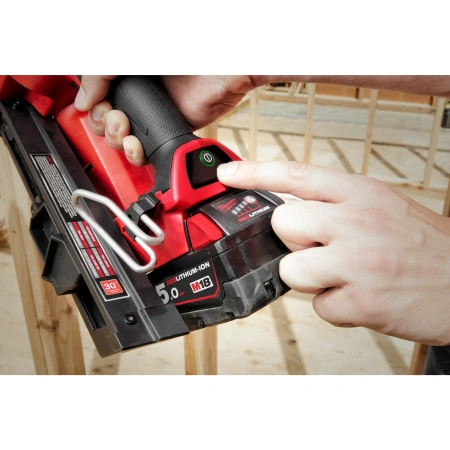 Аккумуляторный гвоздезабиватель(нейлер) с одиночным выстрелом Milwaukee M18 FFNS-502C FUEL  (Арт. 4933478302)