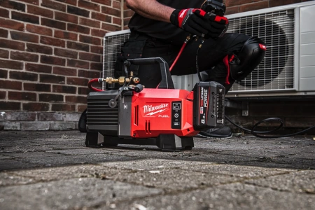 Аккумуляторный вакуумный насос Milwaukee M18 FVP5-801 [FORGE™] FUEL (замена для 4933498380) (Арт. 4933499249)