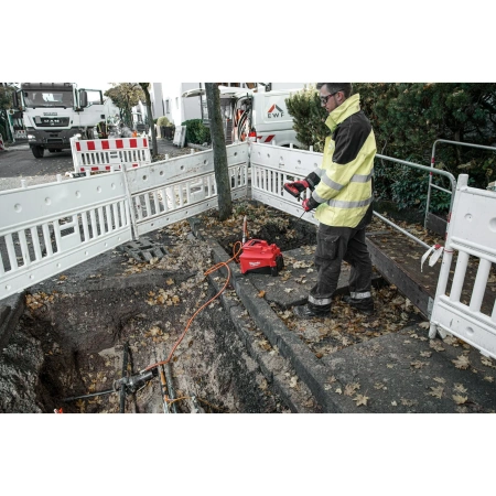 Аккумуляторный вспомогательный гидравлический насос Milwaukee M18 HUP700-121 (Li-Ion12Ач)  (Арт. 4933471813)