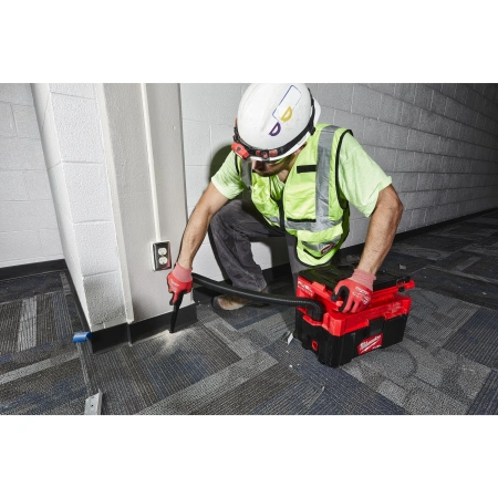 Аккумуляторный пылесос для воды и сухого мусора Milwaukee M18 FPOVCL-0 FUEL PACKOUT  (Арт. 4933478187)