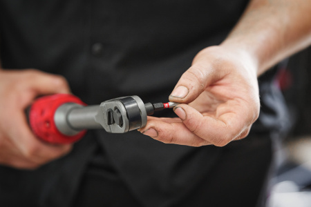 Аккумуляторная сквозная удлиненная импульсная трещотка INSIDER™ Milwaukee M12 FPTR-0 FUEL (Арт. 4933480756)