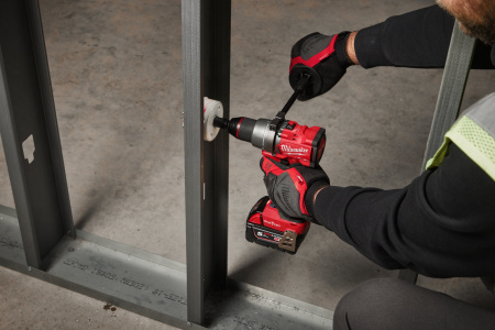 Аккумуляторная ударная дрель-шуруповерт Milwaukee M18 ONEPD3-0X (Арт. 4933492798)